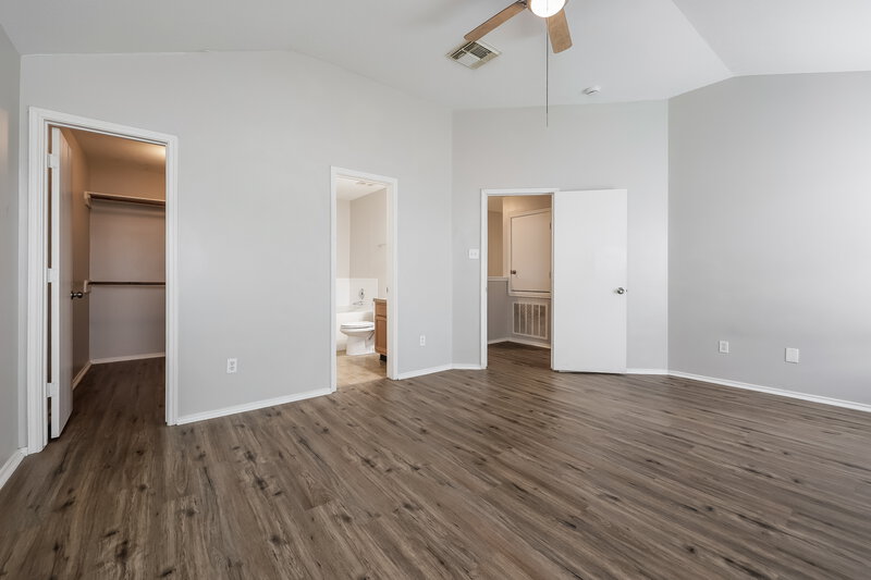 1,740/Mo, 21203 Ambergris Ct Humble, TX 77338 Main Bedroom View