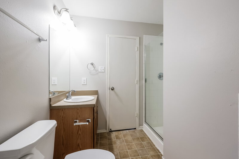 1,740/Mo, 21203 Ambergris Ct Humble, TX 77338 Main Bathroom View