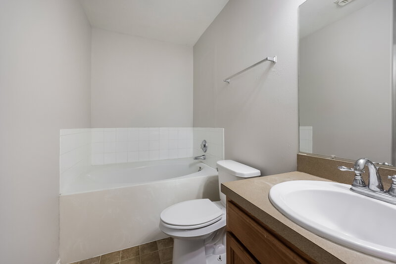 1,740/Mo, 21203 Ambergris Ct Humble, TX 77338 Bathroom View
