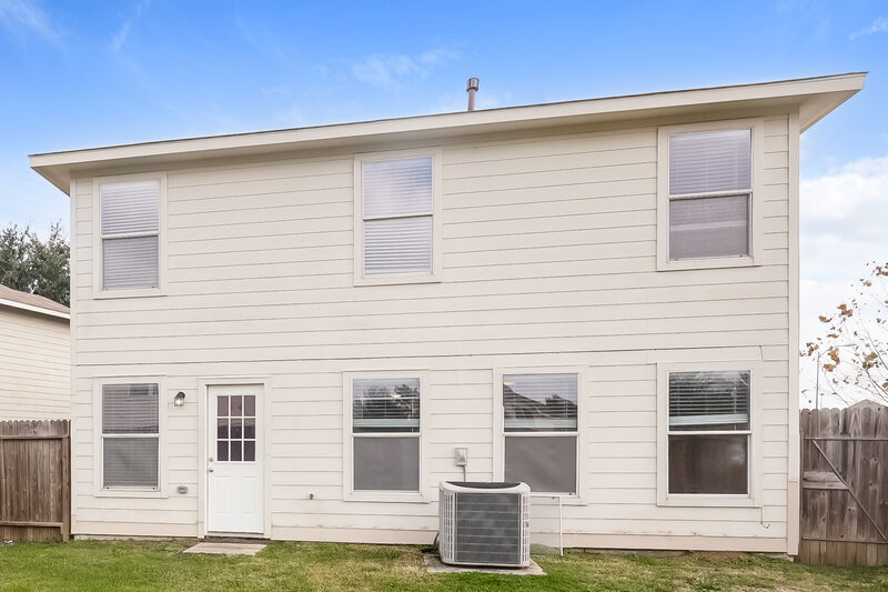 1,740/Mo, 21203 Ambergris Ct Humble, TX 77338 Rear View