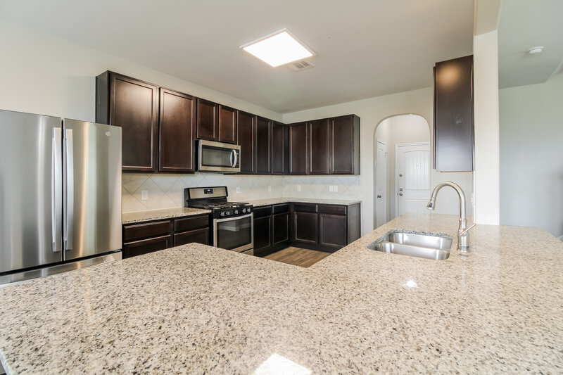 2,105/Mo, 18739 Cooper Ravine Way Katy, TX 77449 Kitchen View