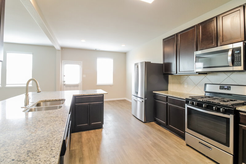 2,105/Mo, 18739 Cooper Ravine Way Katy, TX 77449 Kitchen View 2