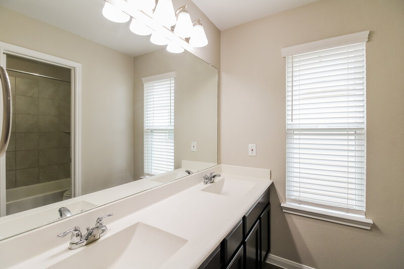 2,105/Mo, 18739 Cooper Ravine Way Katy, TX 77449 Bathroom View