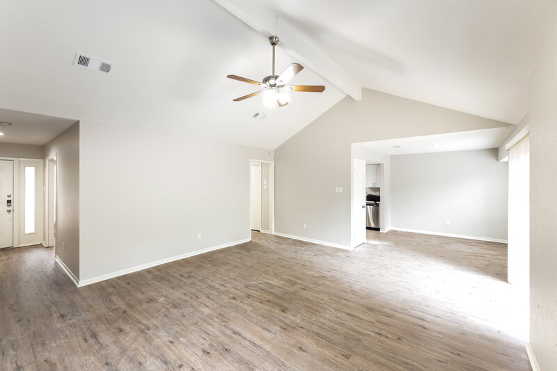1,870/Mo, 3623 Indian Forest Dr Spring, TX 77373 Living Room View 4