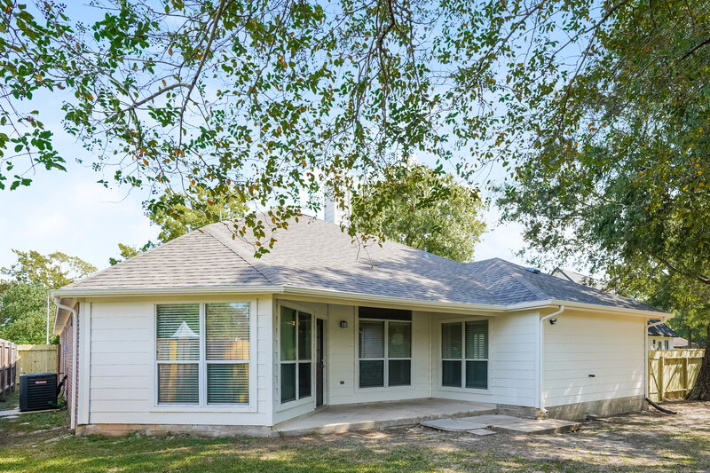 2,330/Mo, 16915 Marlin Spike Way Crosby, TX 77532 Rear View 2