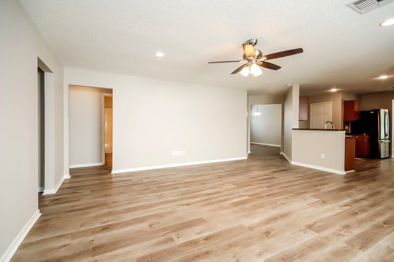 2,085/Mo, 9877 Youpon Ridge Way Conroe, TX 77385 Living Room View 2