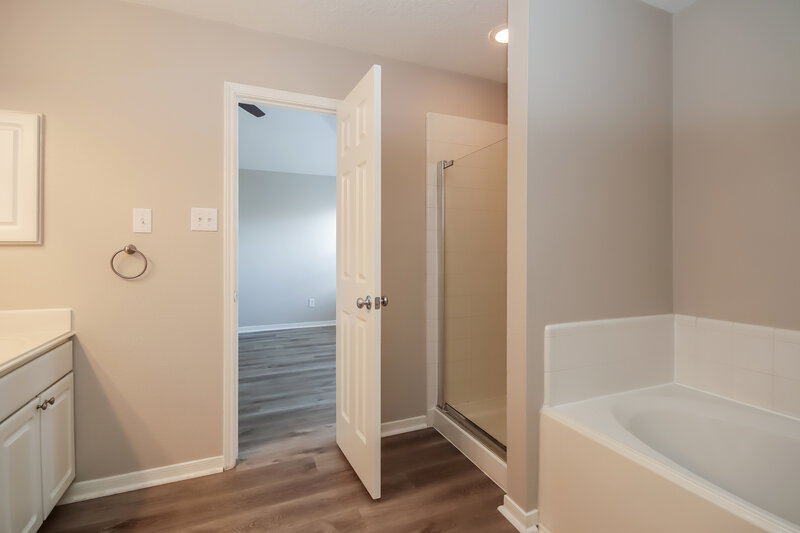 2,085/Mo, 9877 Youpon Ridge Way Conroe, TX 77385 Main Bathroom View 2