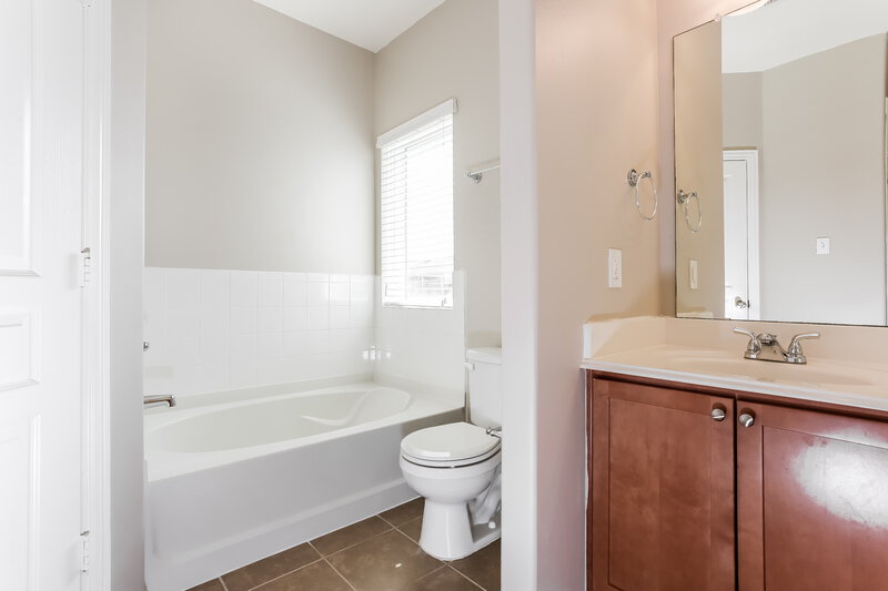 1,845/Mo, 6018 Burnet Bend Ave Crosby, TX 77532 Main Bathroom View 2