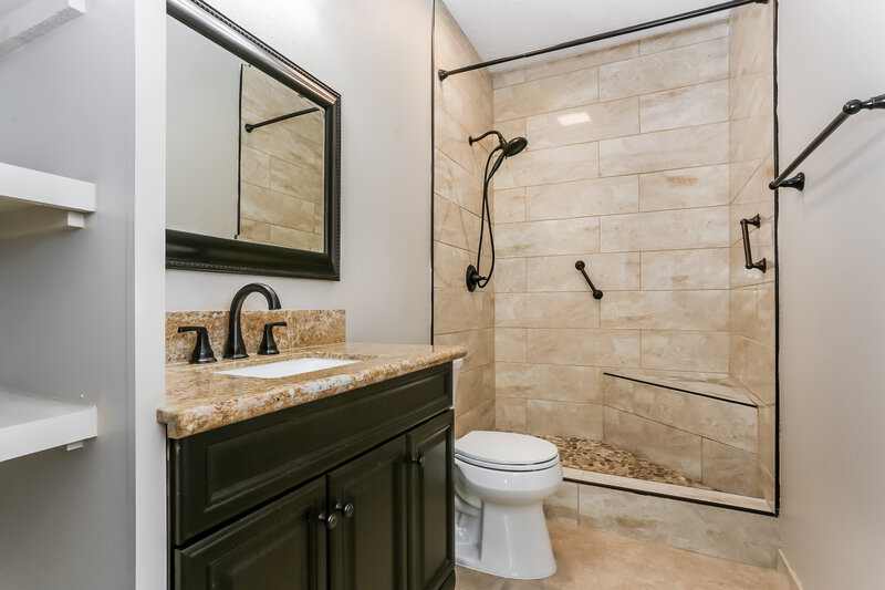 1,845/Mo, 6018 Burnet Bend Ave Crosby, TX 77532 Bathroom View