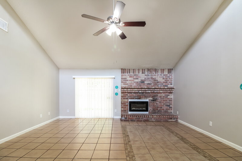 2,540/Mo, 6210 Roseridge Ln Houston, TX 77053 Living Room View
