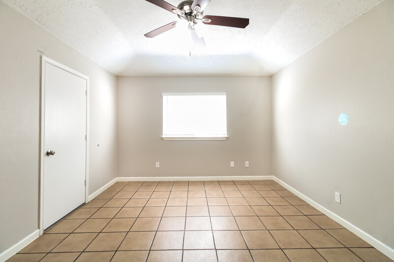 2,540/Mo, 6210 Roseridge Ln Houston, TX 77053 Main Bedroom View
