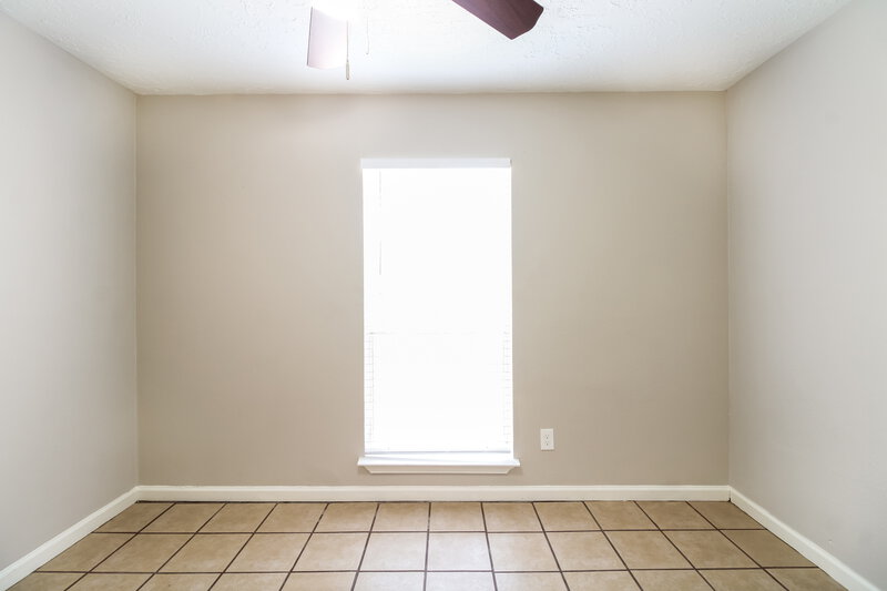 2,540/Mo, 6210 Roseridge Ln Houston, TX 77053 Bedroom View 2