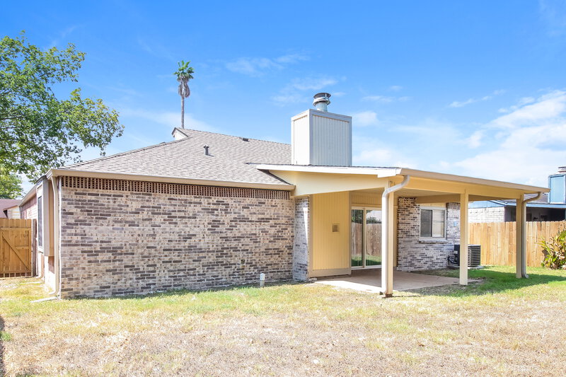 2,540/Mo, 6210 Roseridge Ln Houston, TX 77053 Rear View 3