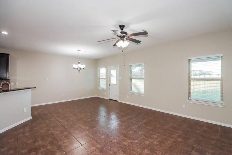 2,630/Mo, 13234 Versace Dr Houston, TX 77044 Living Room View 3