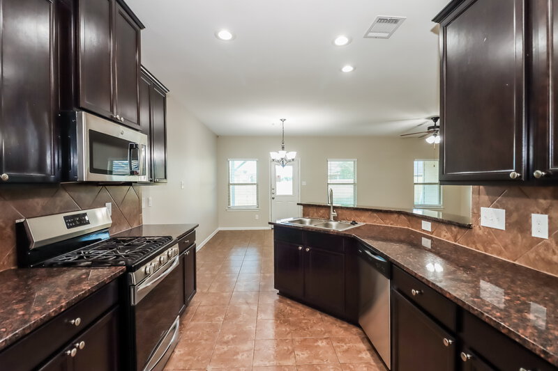 2,630/Mo, 13234 Versace Dr Houston, TX 77044 Kitchen View 2