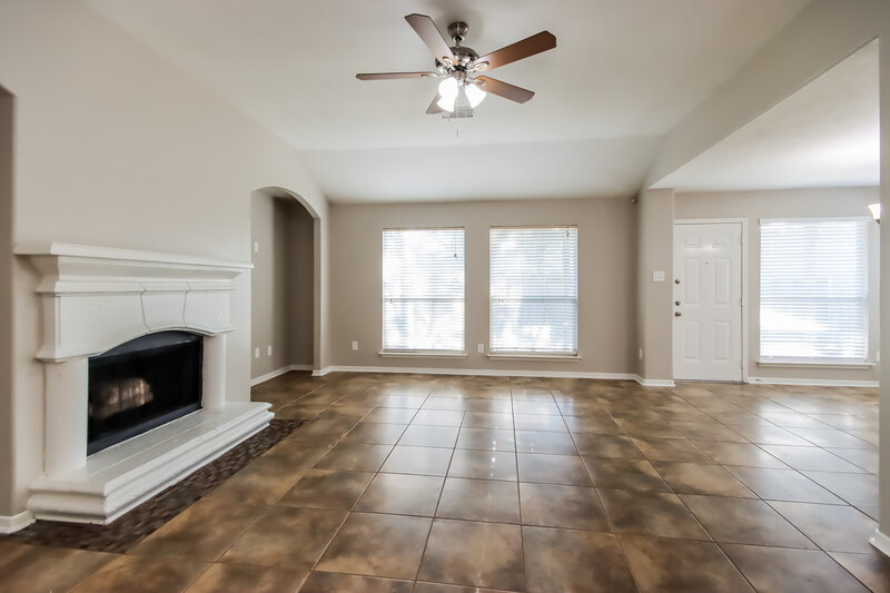 2,225/Mo, 5622 My Way Humble, TX 77339 Living Room View