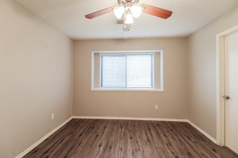 2,105/Mo, 1417 Wilson Dr Deer Park, TX 77536 Main Bedroom View