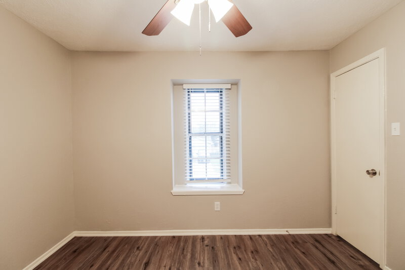 2,105/Mo, 1417 Wilson Dr Deer Park, TX 77536 Bedroom View