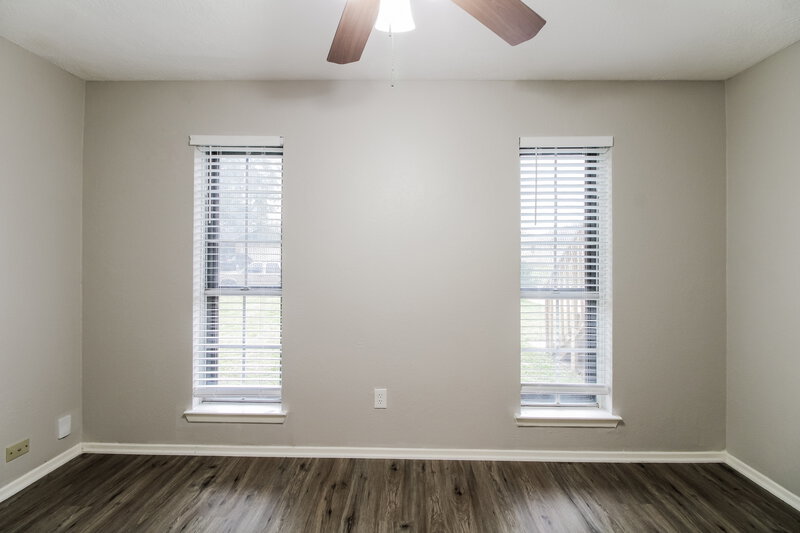 2,105/Mo, 1417 Wilson Dr Deer Park, TX 77536 Bedroom View 2