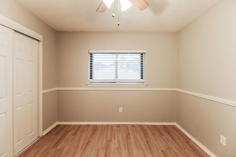 2,105/Mo, 1417 Wilson Dr Deer Park, TX 77536 Bedroom View 3