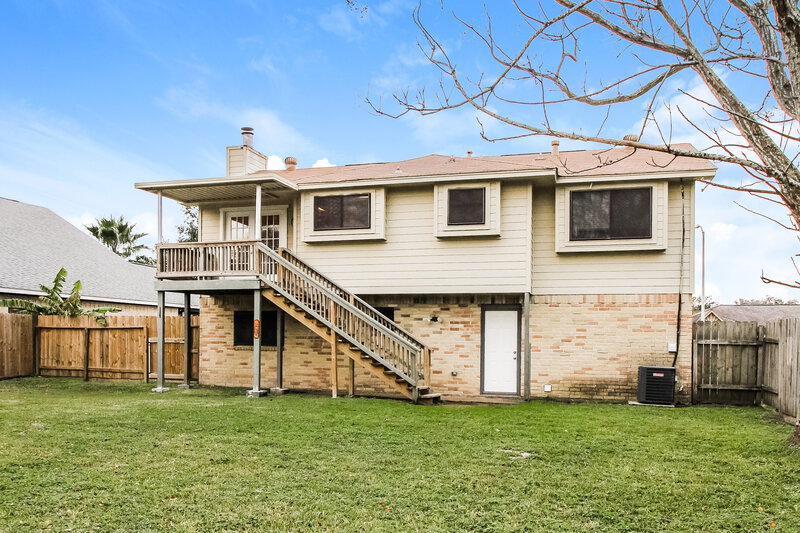 2,105/Mo, 1417 Wilson Dr Deer Park, TX 77536 Rear View
