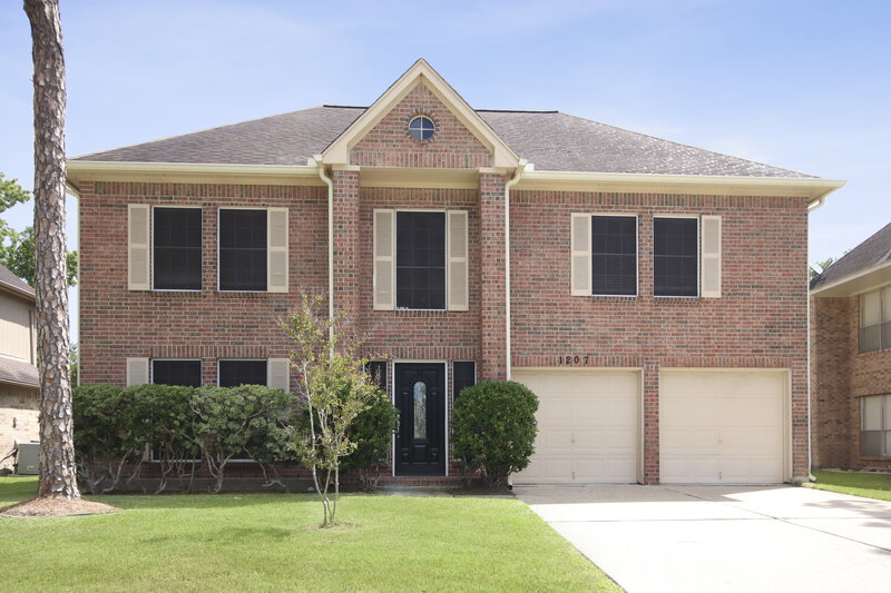 2,680/Mo, 1207 Chesterwood Dr Pearland, TX 77581 External View