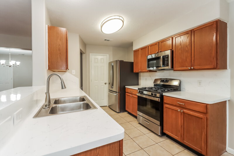 2,245/Mo, 12827 Glorywhite Ct Houston, TX 77034 Kitchen View