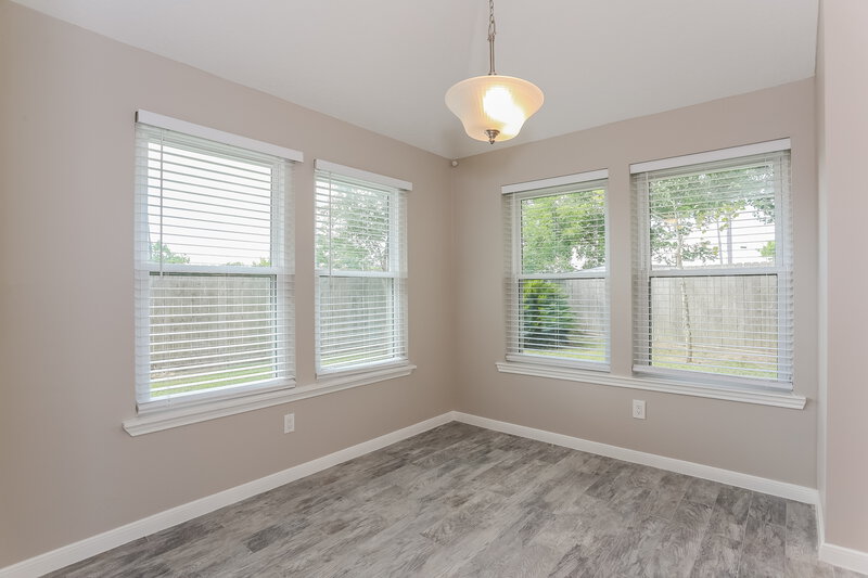 1,820/Mo, 1407 Bayou Glen Dr La Porte, TX 77571 Dining Room View 2
