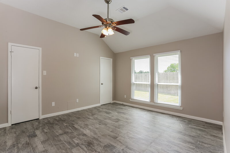 1,820/Mo, 1407 Bayou Glen Dr La Porte, TX 77571 Main Bedroom View