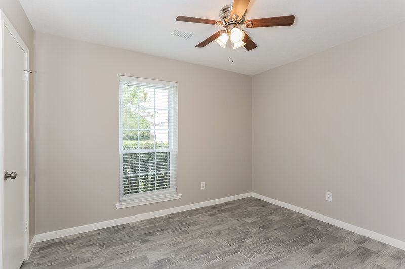 1,820/Mo, 1407 Bayou Glen Dr La Porte, TX 77571 Bedroom View 2