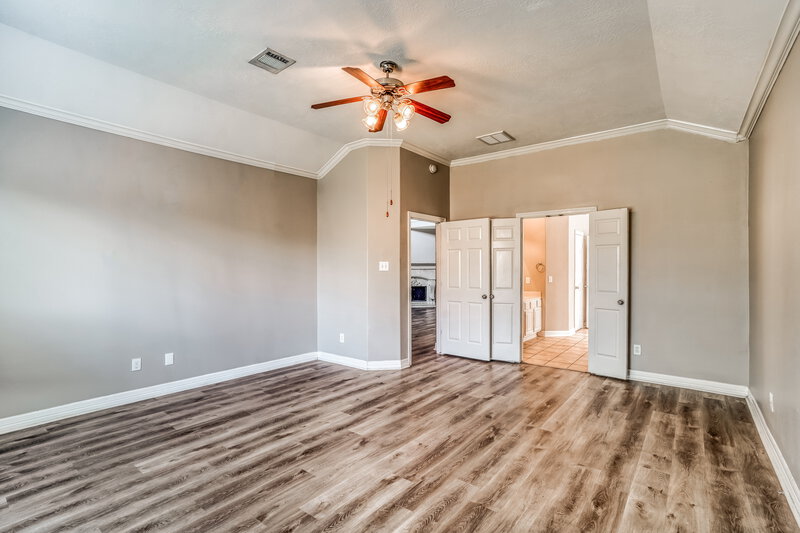 3,345/Mo, 12013 Banks Run Dr Pearland, TX 77584 Main Bedroom View