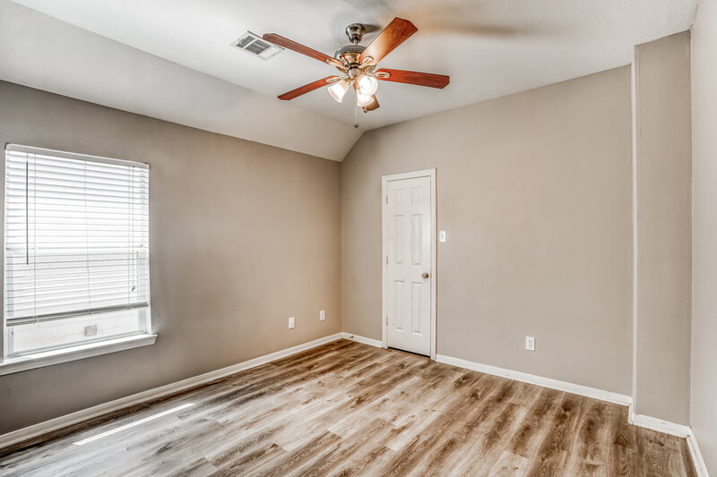 3,345/Mo, 12013 Banks Run Dr Pearland, TX 77584 Main Bedroom View 2