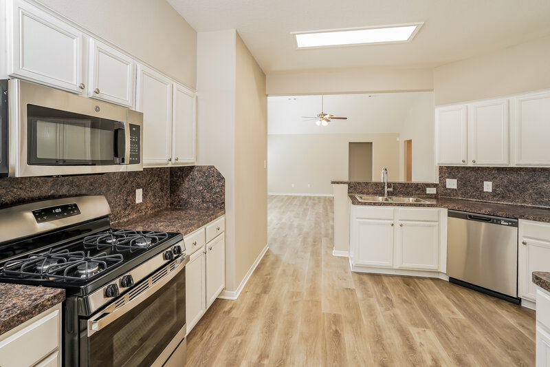 2,095/Mo, 5014 Colony Hurst Trl Spring, TX 77373 Kitchen View 2