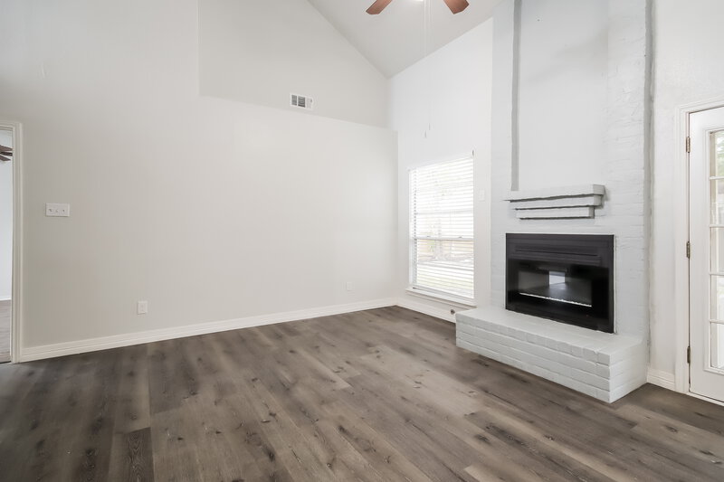 1,740/Mo, 19915 River Brook Dr Humble, TX 77346 Living Room View 2