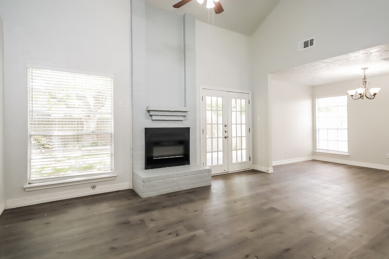 1,740/Mo, 19915 River Brook Dr Humble, TX 77346 Living Room View 3