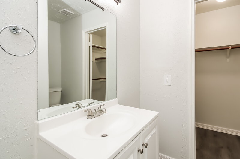 1,740/Mo, 19915 River Brook Dr Humble, TX 77346 Main Bathroom View