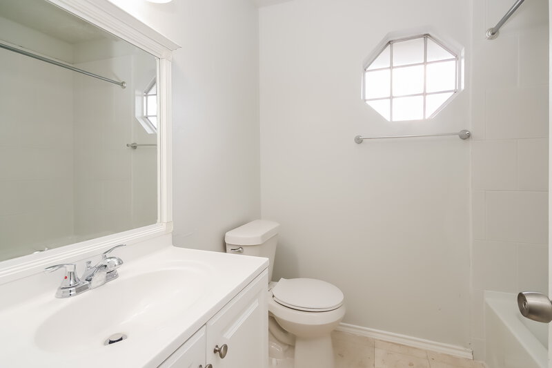 1,740/Mo, 19915 River Brook Dr Humble, TX 77346 Bathroom View