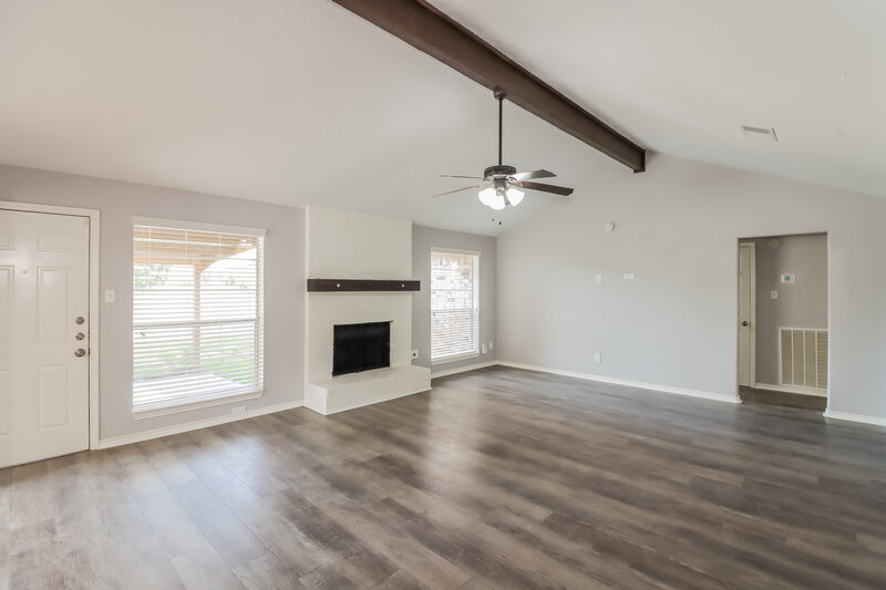 1,960/Mo, 5939 Ollia Cir Pasadena, TX 77505 Living Room View