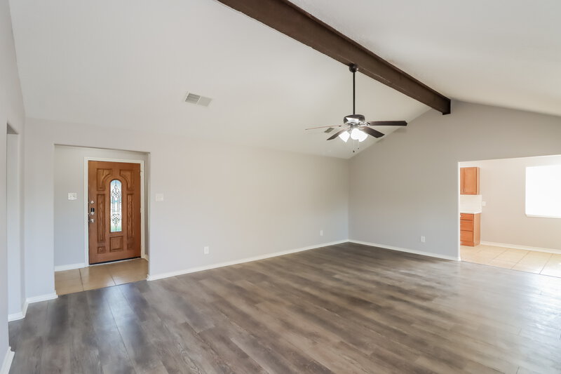 1,960/Mo, 5939 Ollia Cir Pasadena, TX 77505 Living Room View 2
