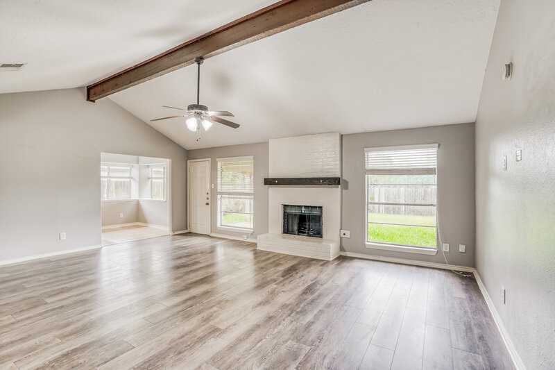 2,015/Mo, 5939 Ollia Cir Pasadena, TX 77505 Living Room View 2