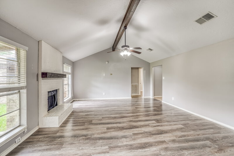 2,015/Mo, 5939 Ollia Cir Pasadena, TX 77505 Living Room View 3