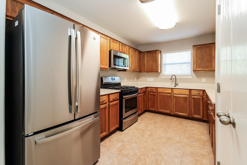 2,335/Mo, 10005 Sterling Place Dr Conroe, TX 77303 Kitchen View 2