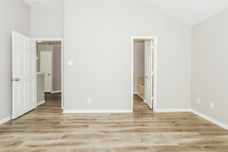 2,660/Mo, 16750 Warbler Dr Conroe, TX 77385 Main Bedroom View 2
