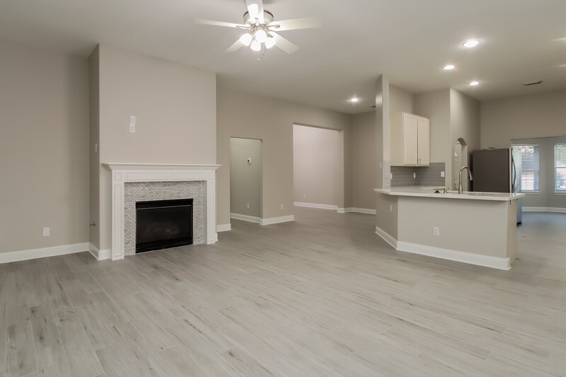 2,220/Mo, 4107 Blue Forest Dr Humble, TX 77346 Living Room View 2
