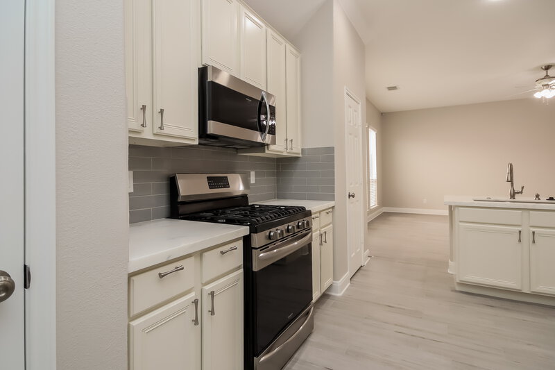 2,220/Mo, 4107 Blue Forest Dr Humble, TX 77346 Kitchen View