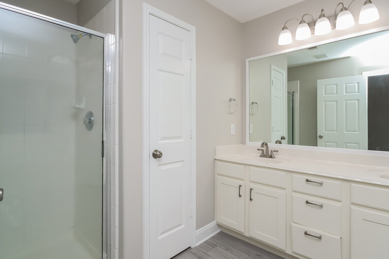 2,220/Mo, 4107 Blue Forest Dr Humble, TX 77346 Main Bathroom View