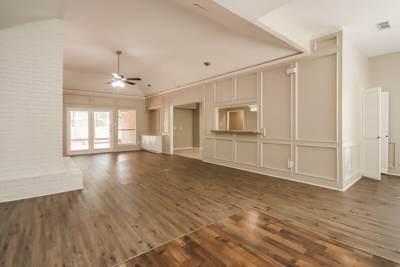 2,155/Mo, 18 Laguna Rd Montgomery, TX 77356 Living Room View