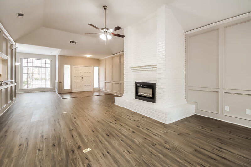 2,155/Mo, 18 Laguna Rd Montgomery, TX 77356 Living Room View 2