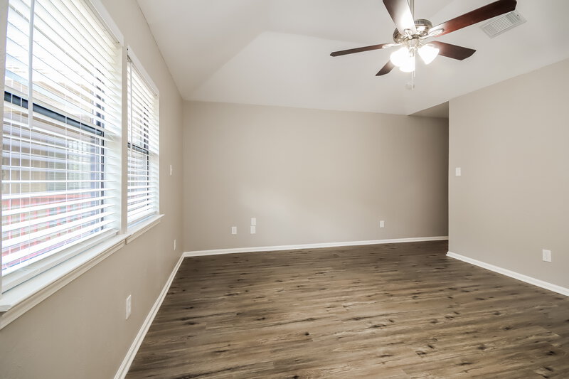 2,155/Mo, 18 Laguna Rd Montgomery, TX 77356 Main Bedroom View