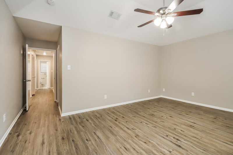 2,155/Mo, 18 Laguna Rd Montgomery, TX 77356 Main Bedroom View 2
